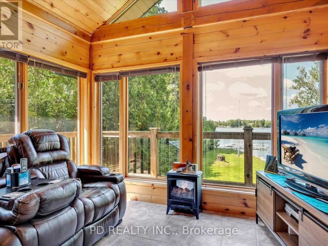 48 STURGEON GLEN ROAD, Sturgeon Lake