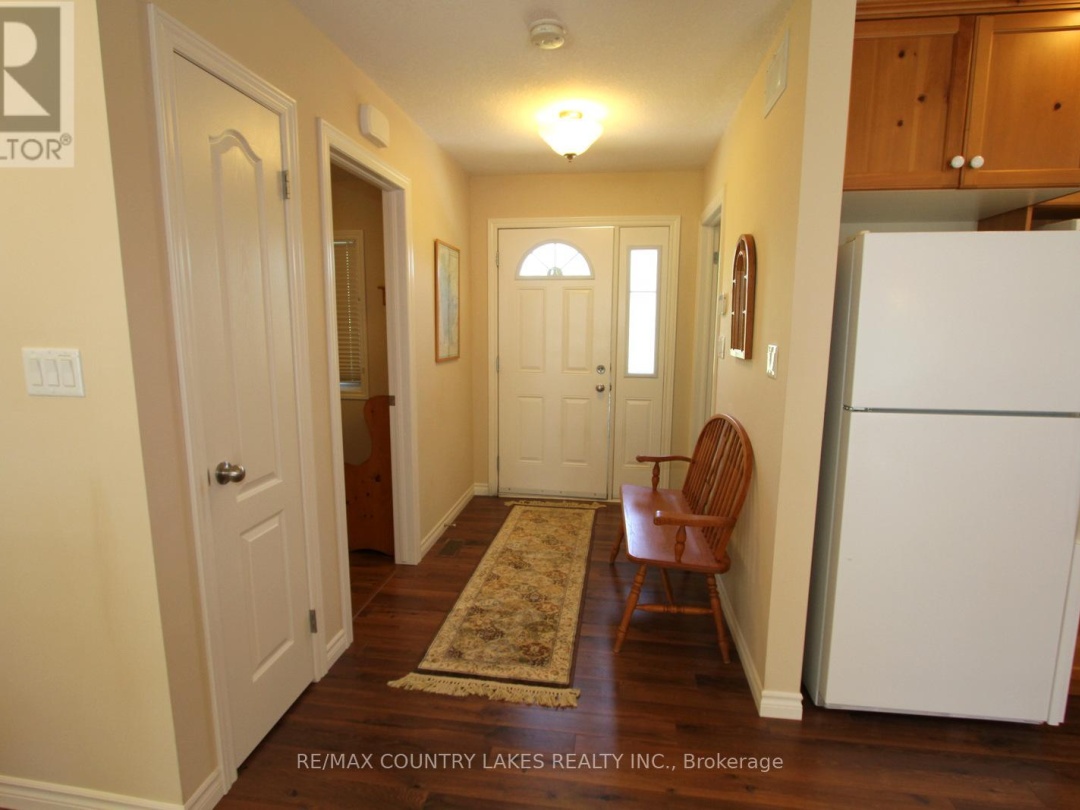 275 MCGUIRE BEACH ROAD, Canal Lake