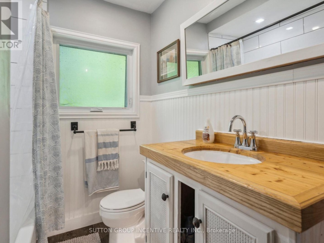 11 MACKENZIE PLACE, Balsam Lake