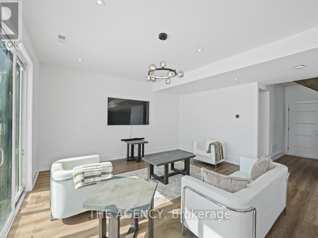 3714 QUAYSIDE DRIVE, Severn (West Shore)