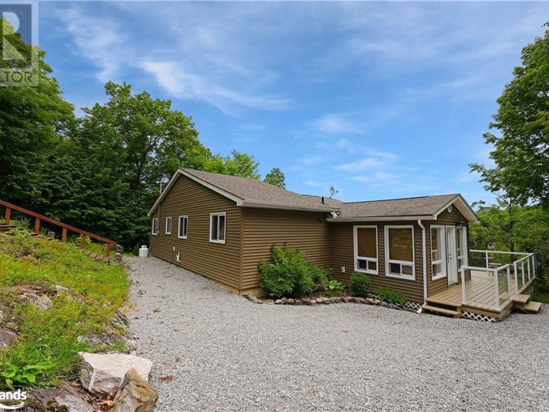 1601 Claude Brown Road, Bob Lake