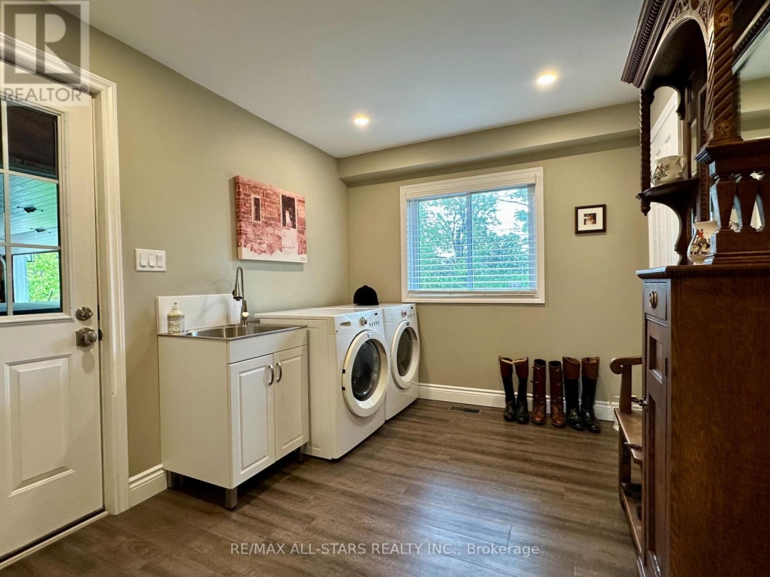 243 WEST STREET, Kawartha Lakes (Bobcaygeon)
