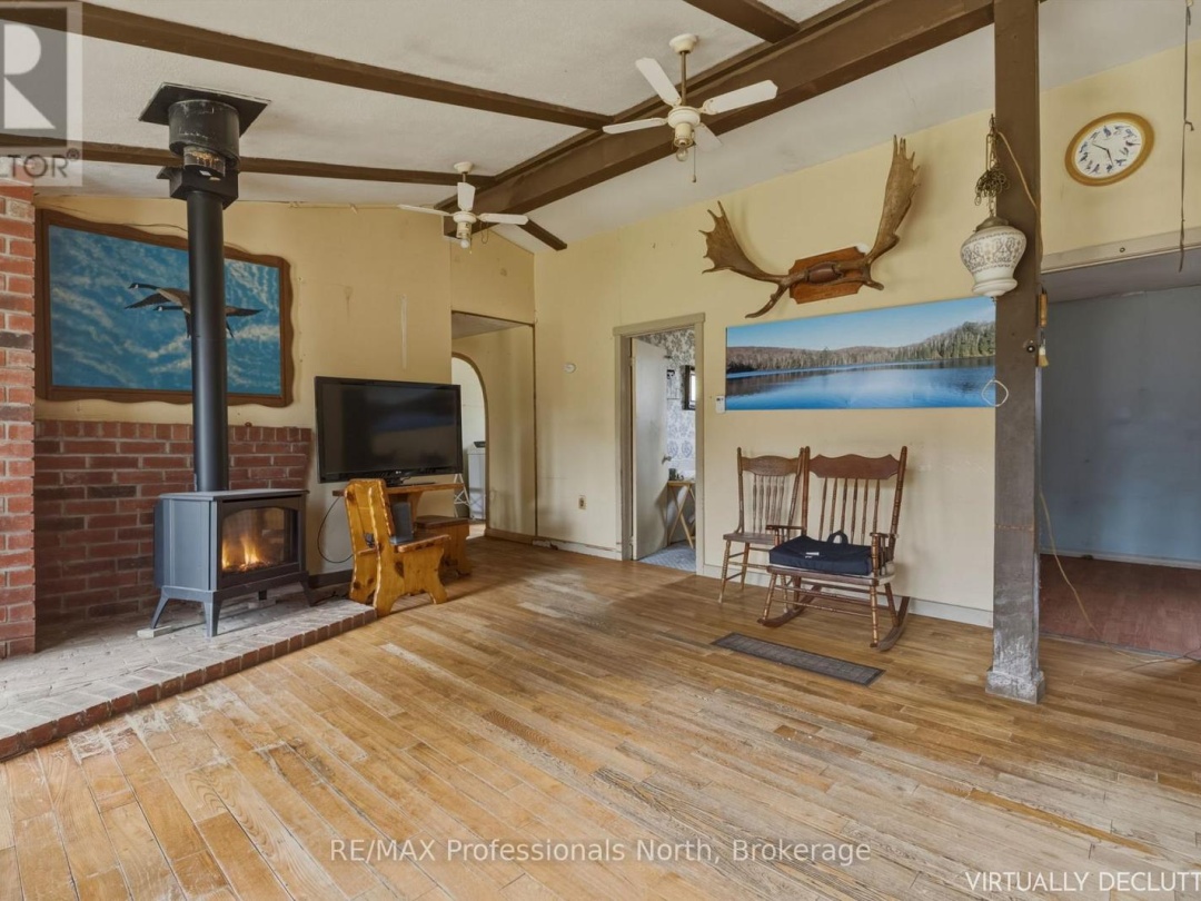 1056 KIRK LINE W, Bracebridge (Macaulay)