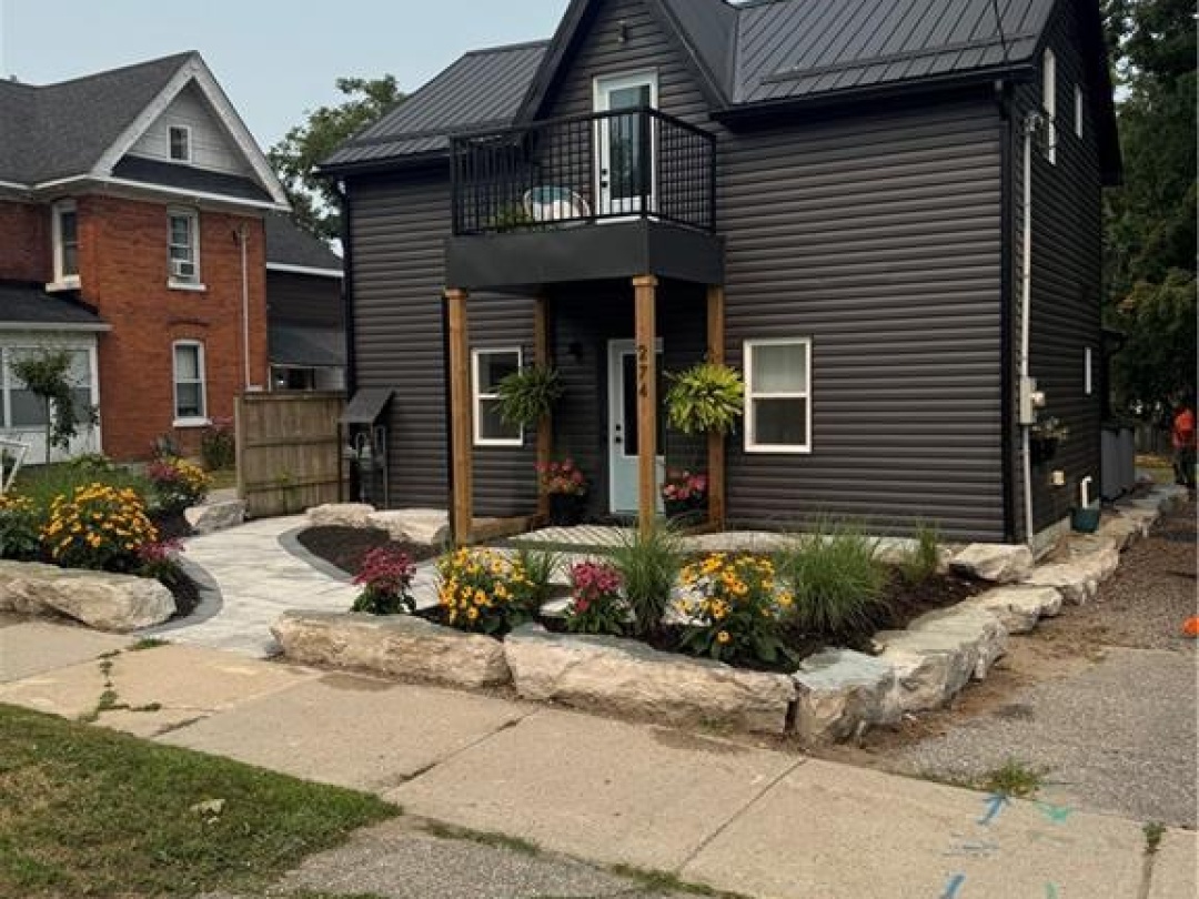 274 MISSISSAGA Street W, 