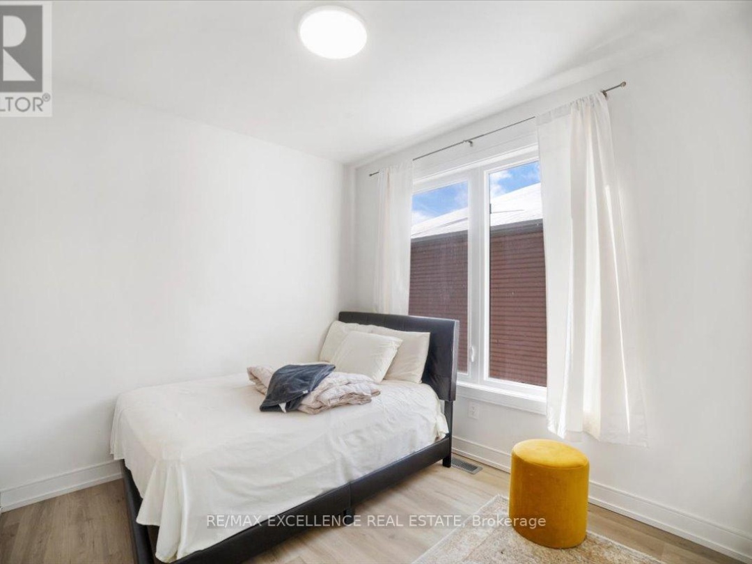3717 QUAYSIDE DRIVE, Severn (West Shore)