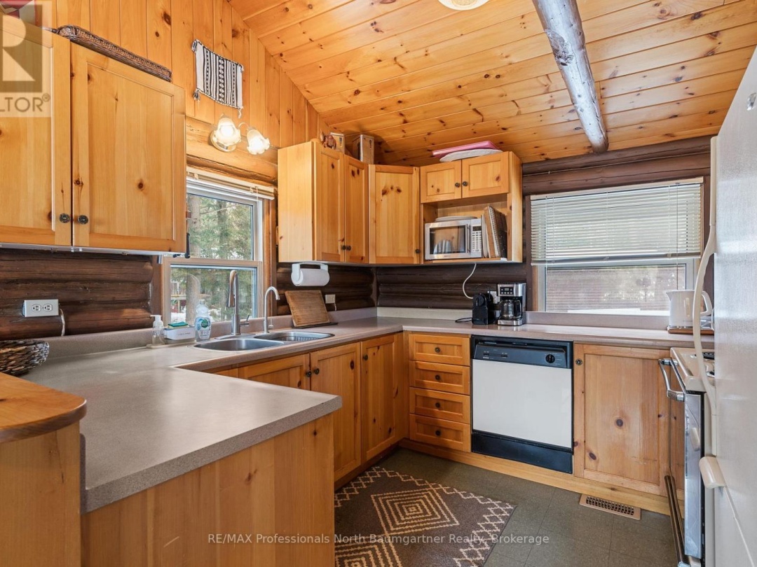 1012 COULSON LANE, Gooderham Lake