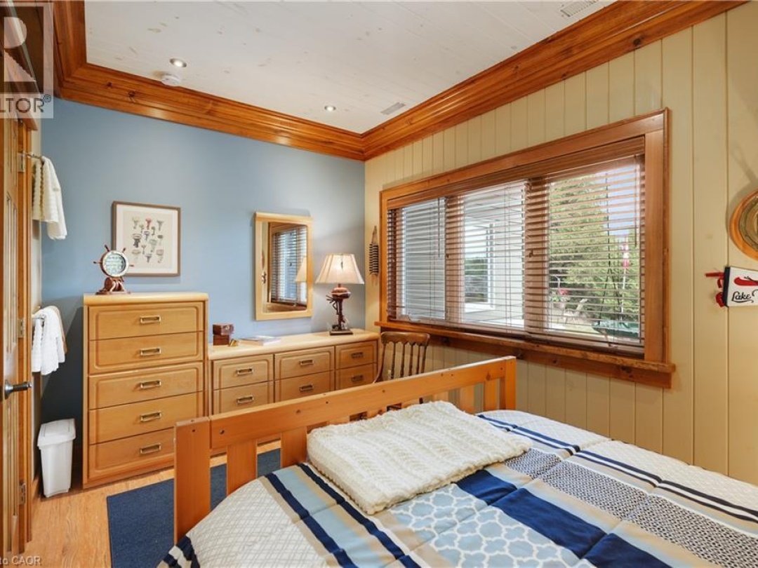 36 MANITOUWABING ESTATES Road, 