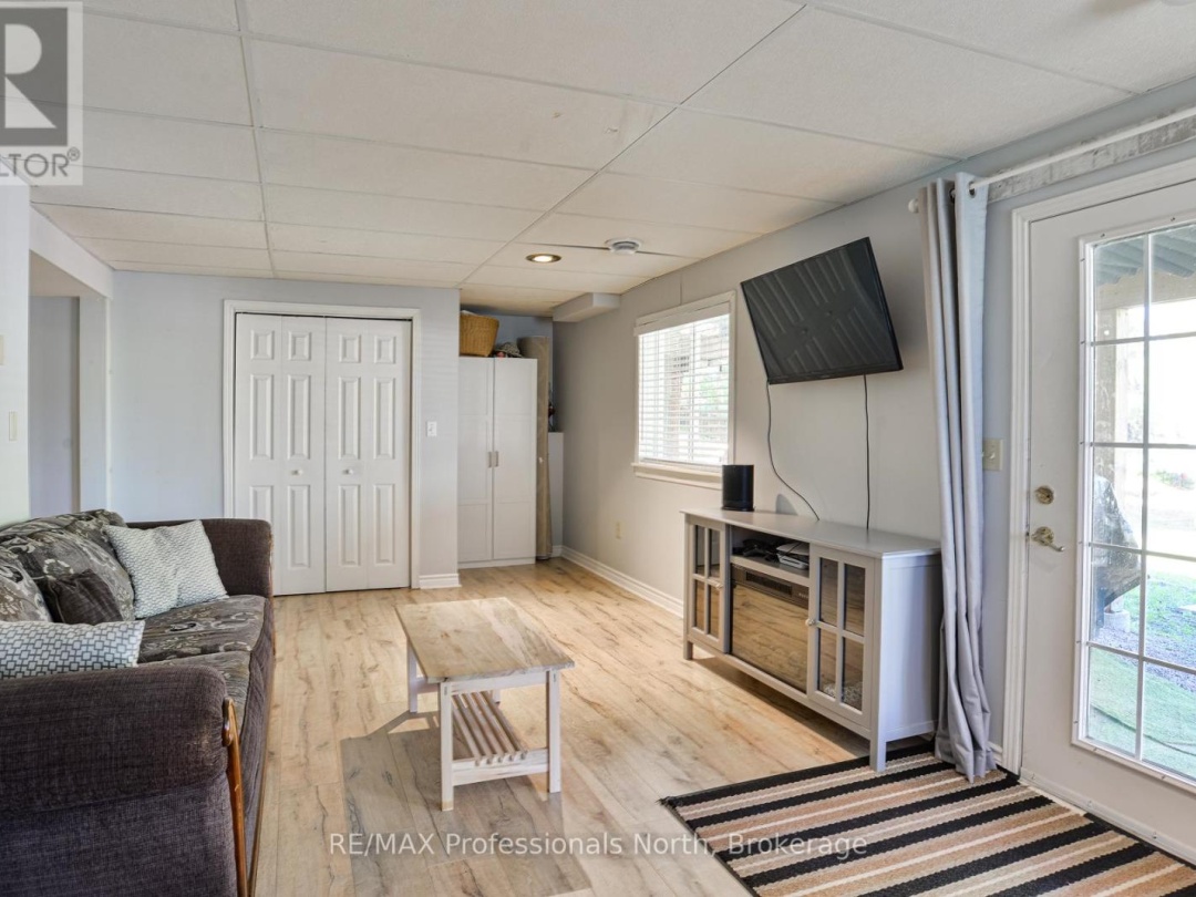 6 LANKIN AVENUE, 
