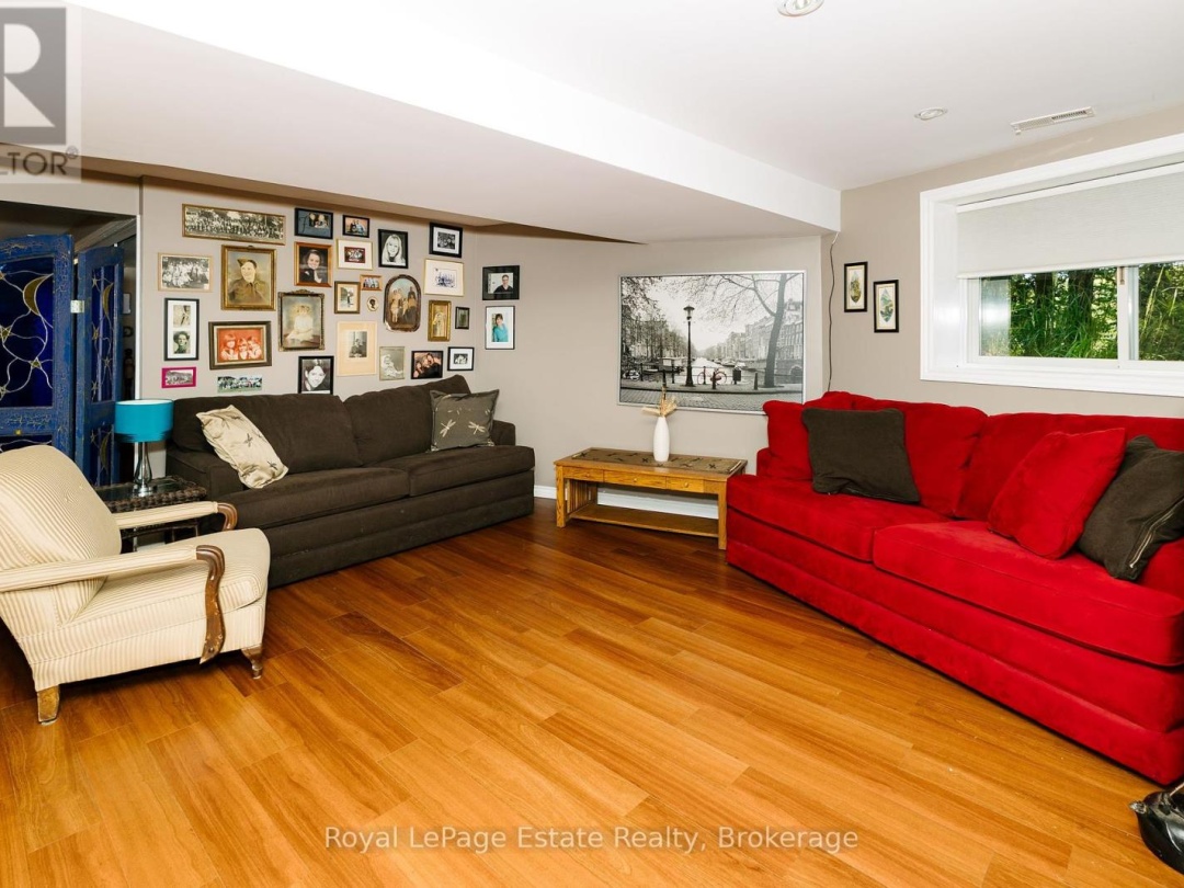 1157 BETWEEN LAKES TRAIL, 