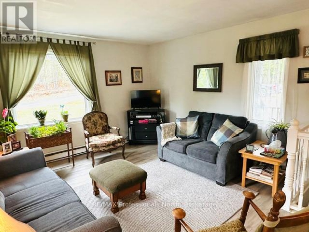 1297 HUNTER CREEK ROAD, Minden Hills (Lutterworth)