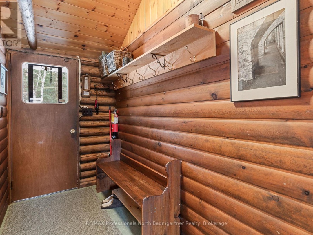 1012 COULSON LANE, Gooderham Lake
