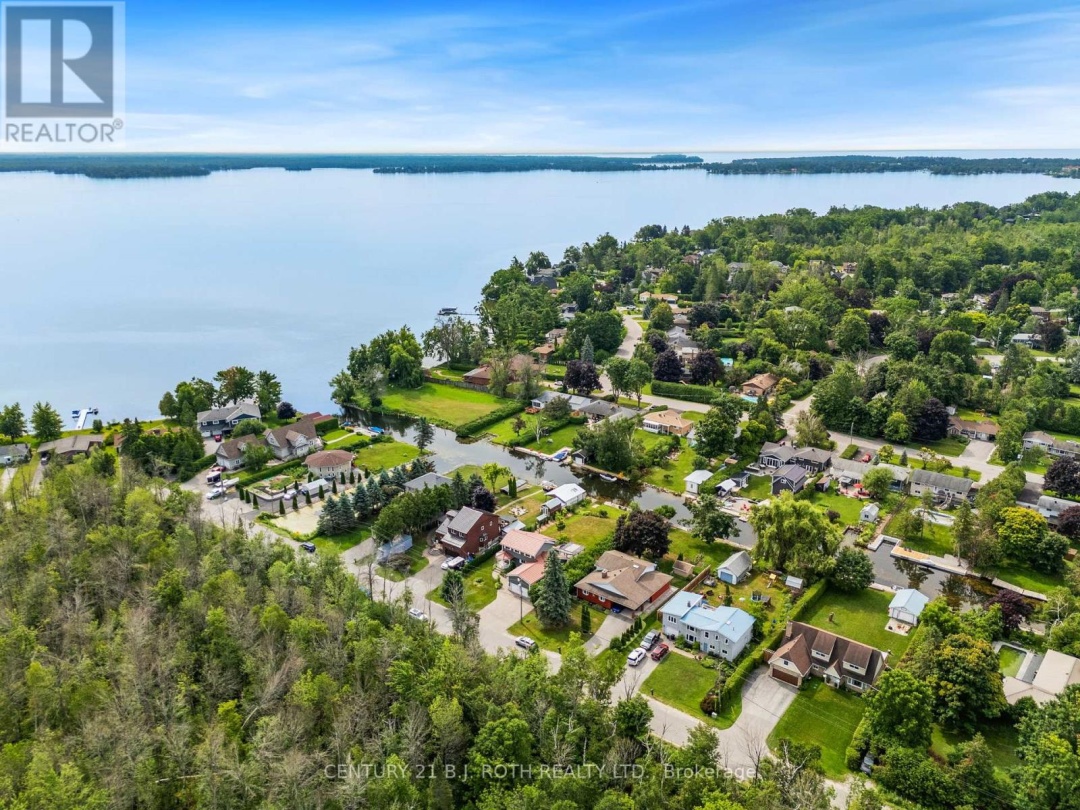 1415 CUNNINGHAM CRESCENT, 