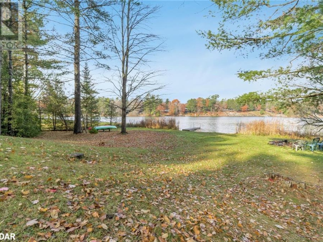 7658 South River Road, Severn Lake