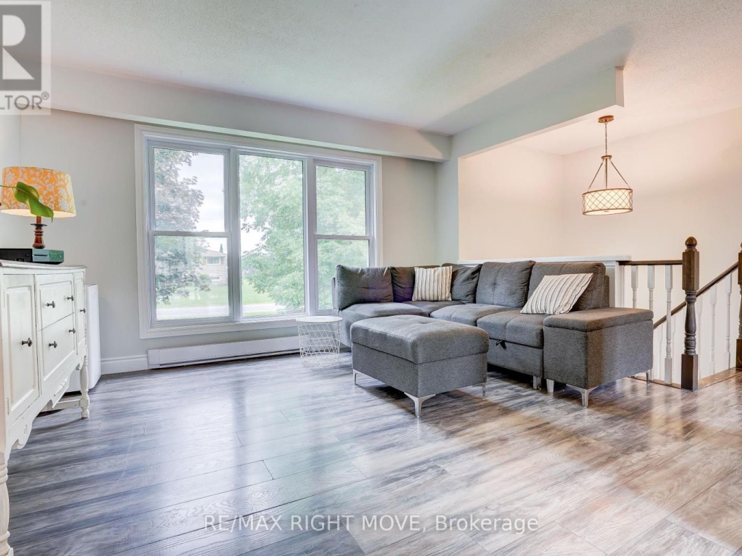 2268 THOMSON CRESCENT, 