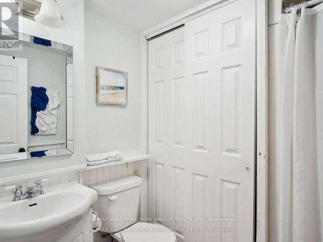 42 LIGHTHOUSE CRESCENT, 