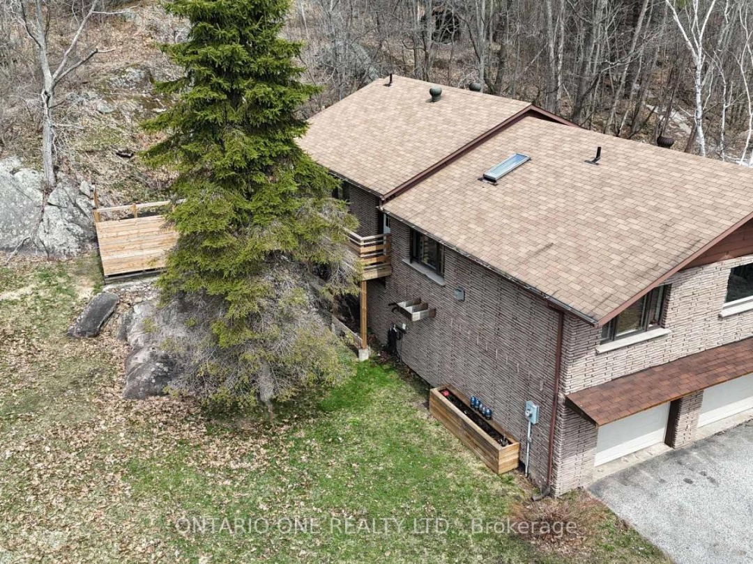 1045 COWBELL LANE, Gravenhurst (Morrison)