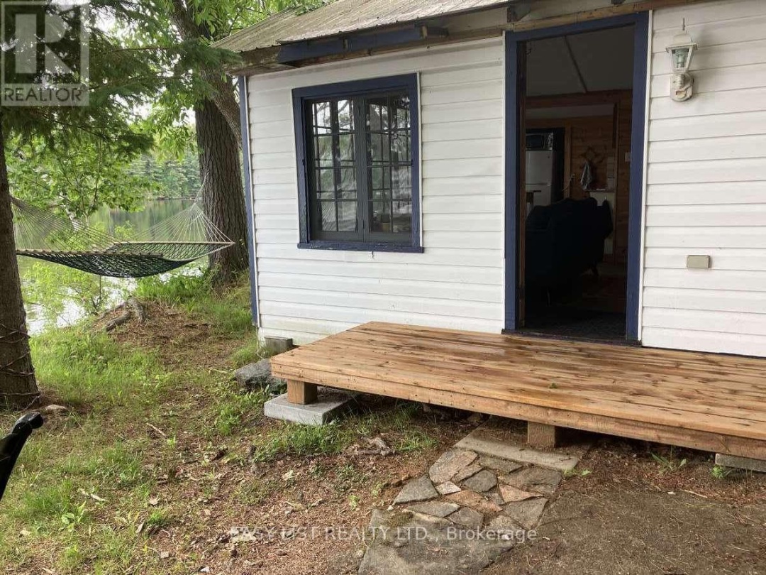 1045 REYNOLDS ROAD, Horseshoe Lake