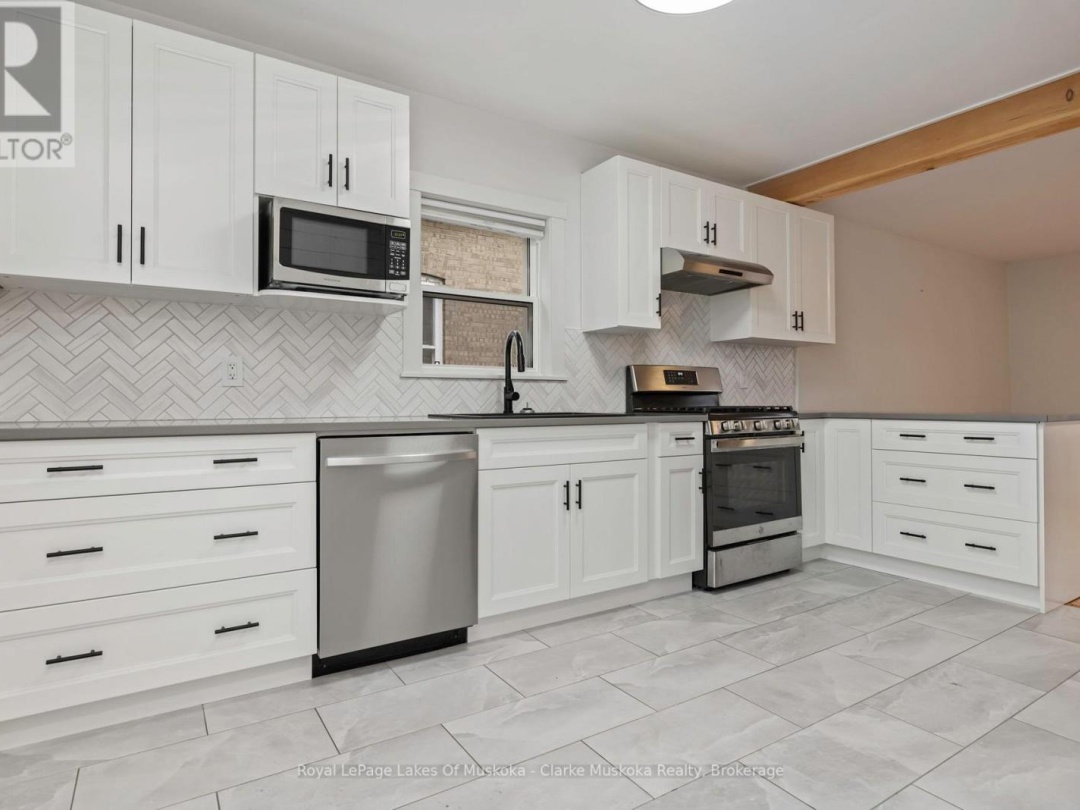 57 CASCADE STREET, Parry Sound