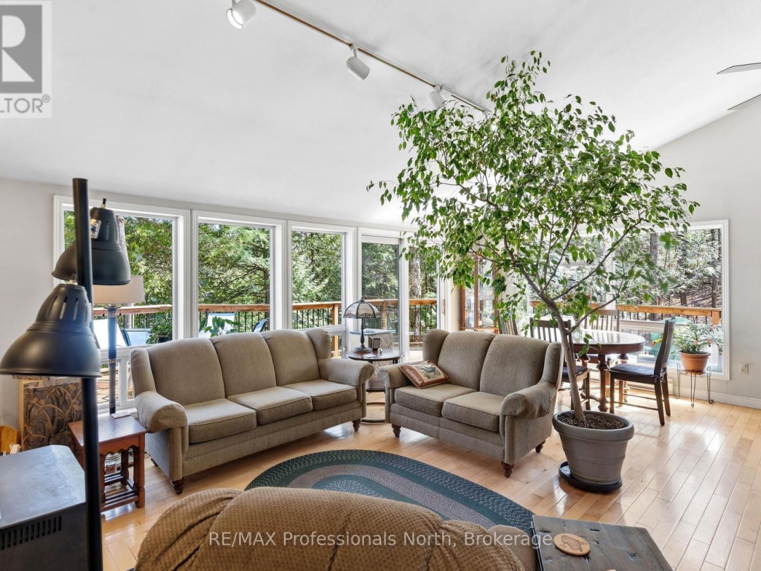 1048 ELK DRIVE, Glen Lake