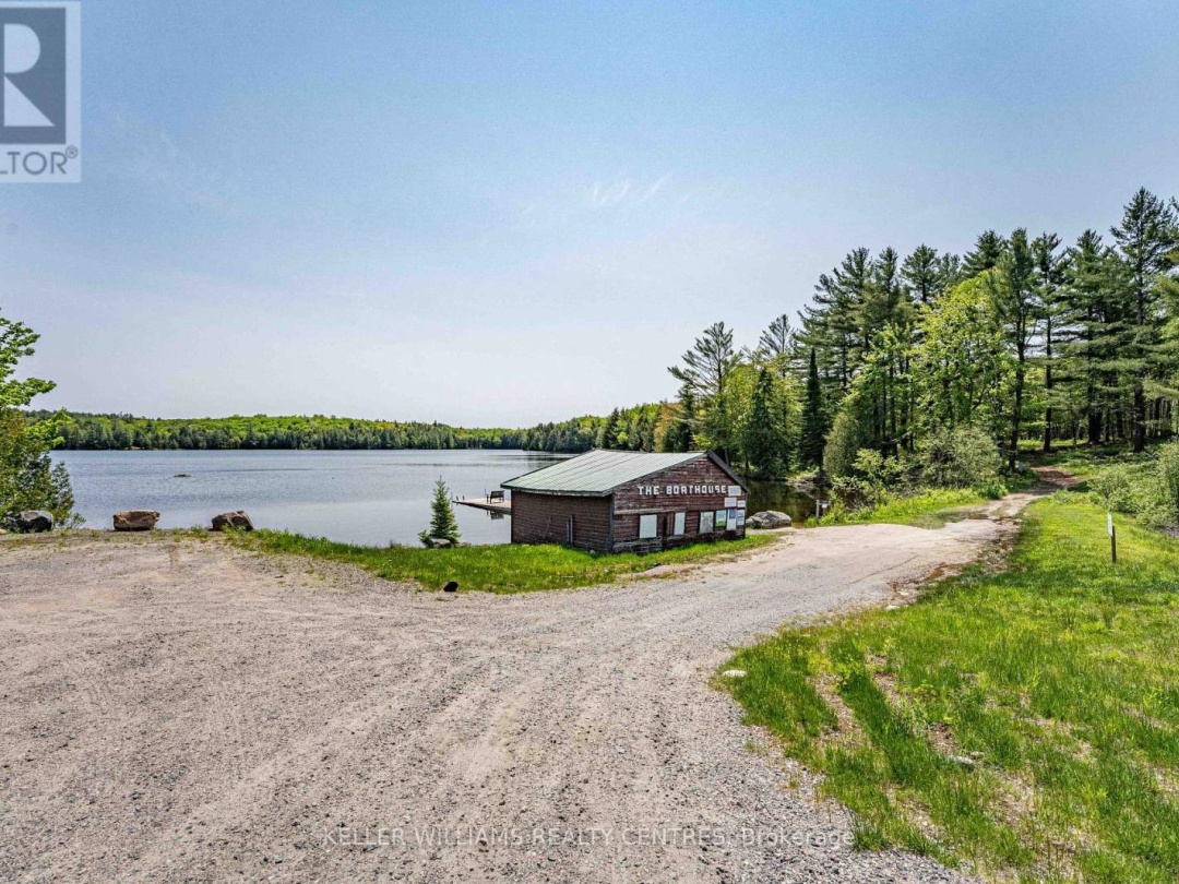 #38 LAKERIDGE - 1047 BONNIE LAKE CAMP ROAD, Bracebridge (Macaulay)