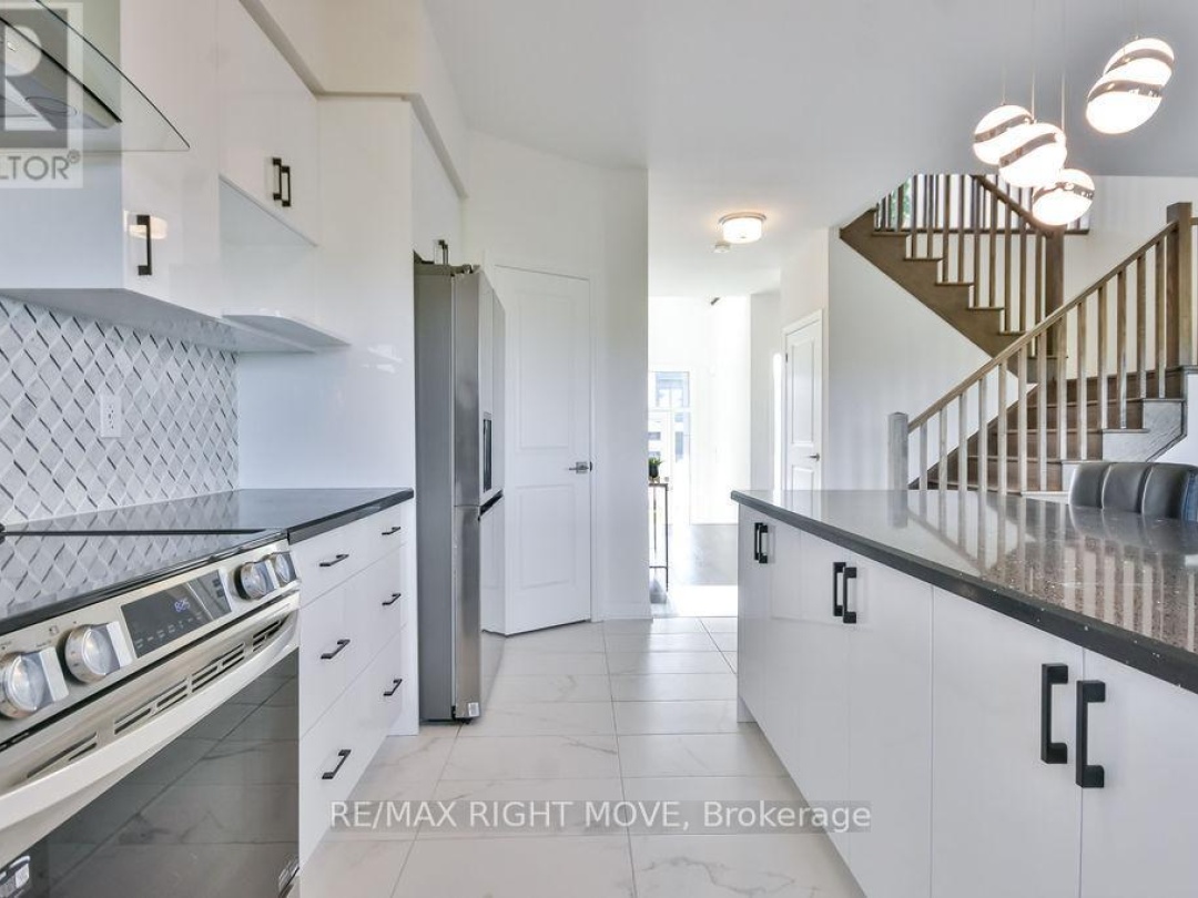 3721 QUAYSIDE DRIVE, Severn (West Shore)