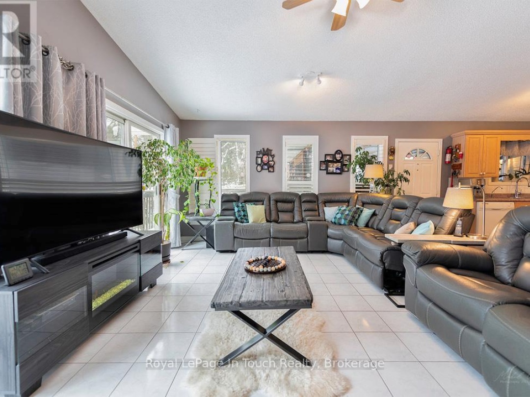 285 CROOKED BAY ROAD, Georgian Bay (Baxter)