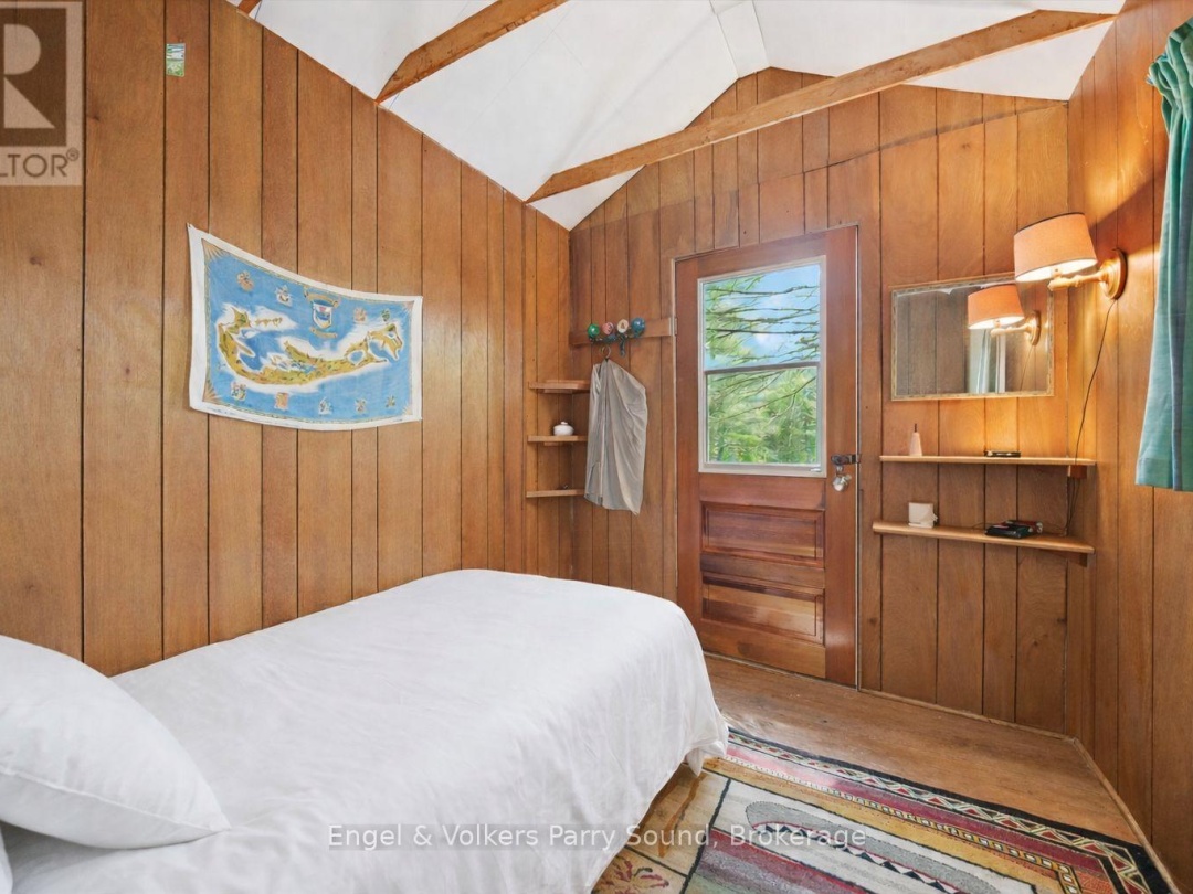 53 BIRDWOOD LANE, Harris Lake