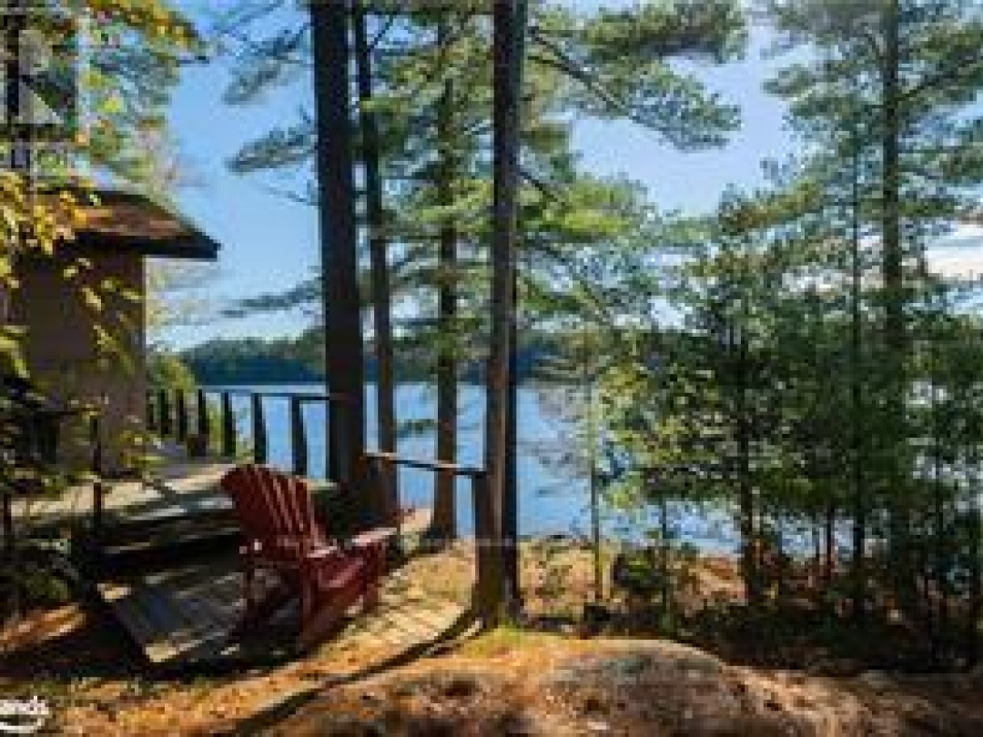 7 & 9 EAST POINT DRIVE, Manitouwabing Lake
