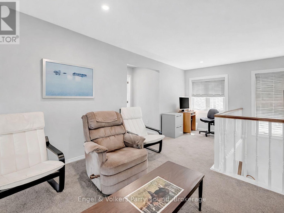 29 QUEEN STREET, Parry Sound