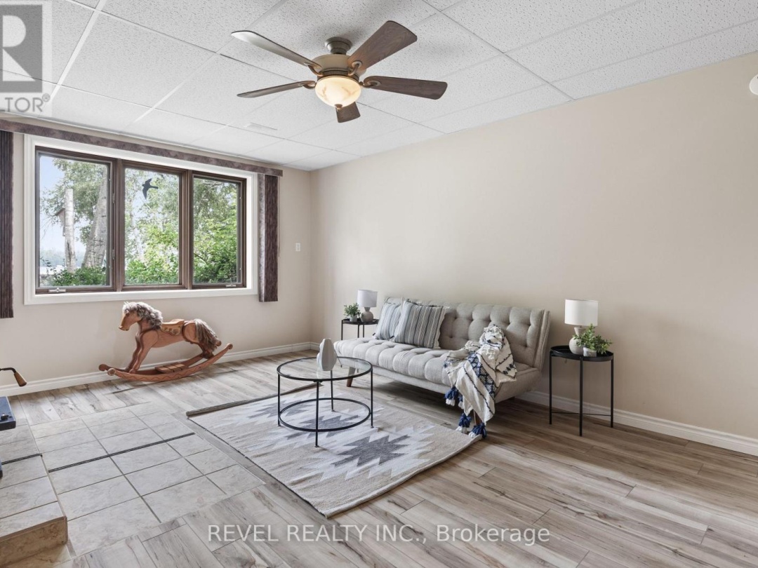 126 PINEWOOD BOULEVARD, Canal Lake