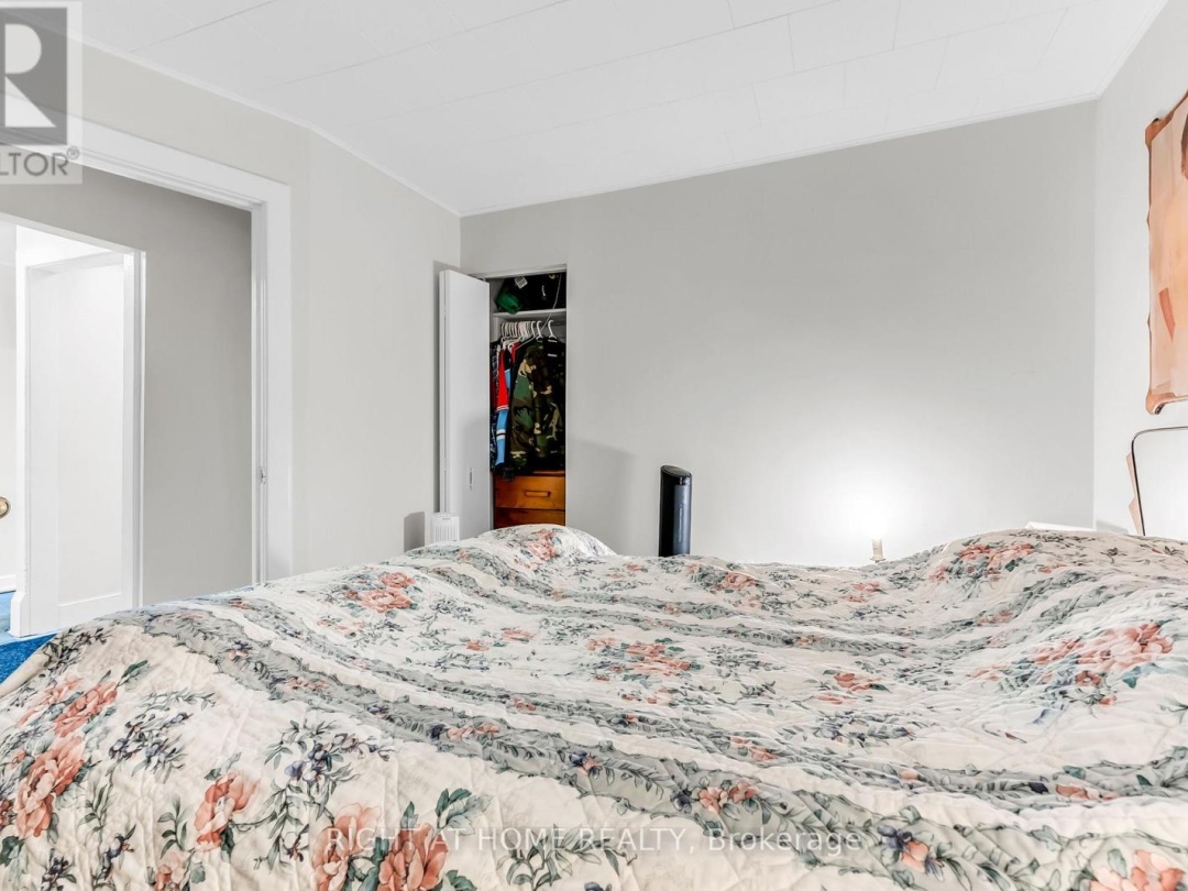 32 MATCHEDASH STREET N, 