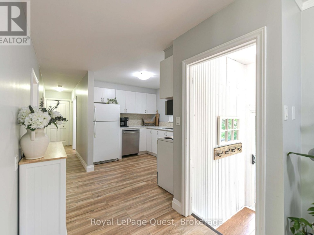 401 MISSISSAGA STREET W, 