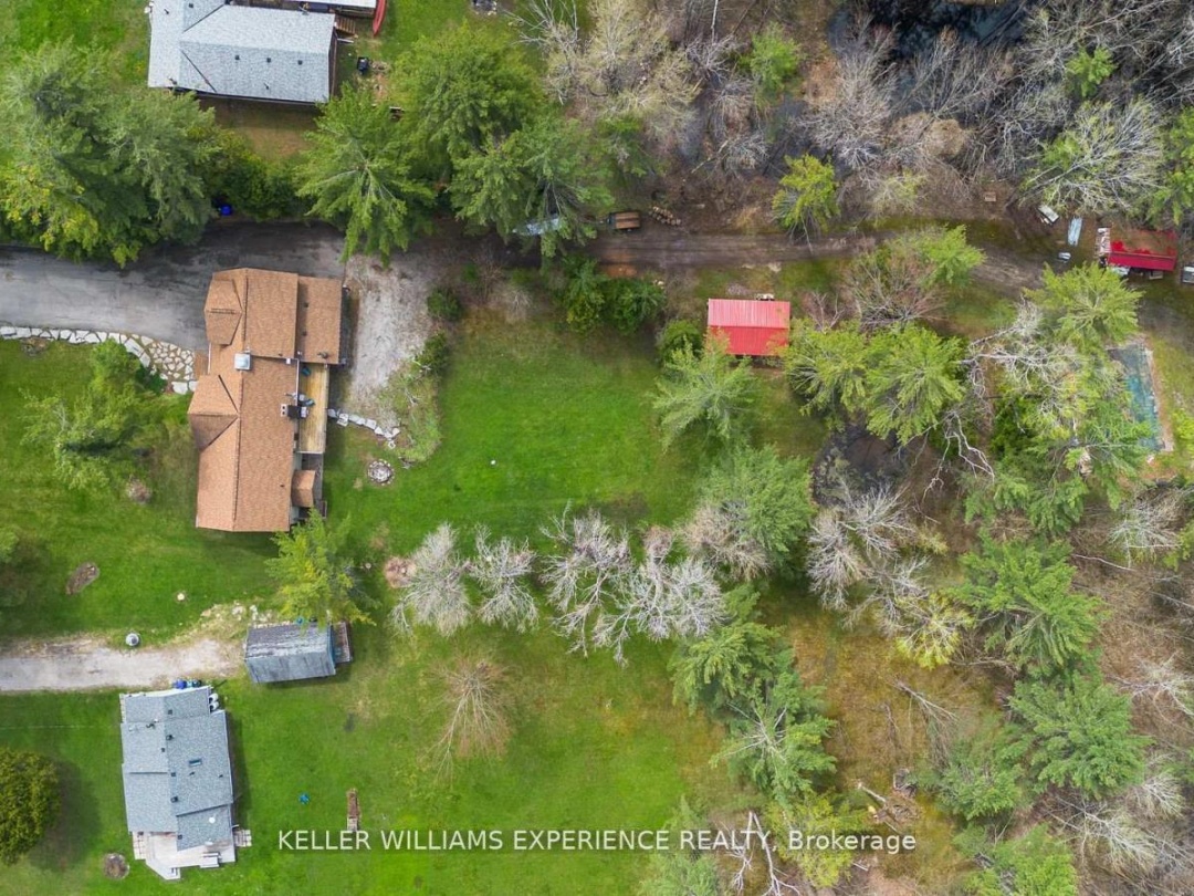 1936 PENINSULA POINT ROAD, Sparrow Lake