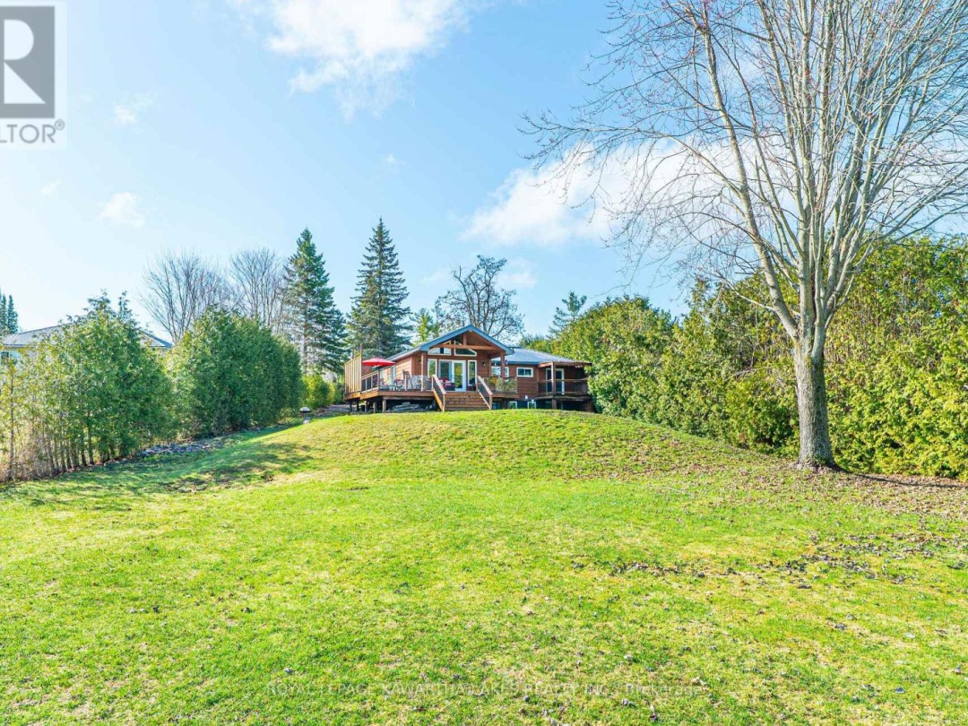 63 ROBINSON AVENUE, Mitchell Lake