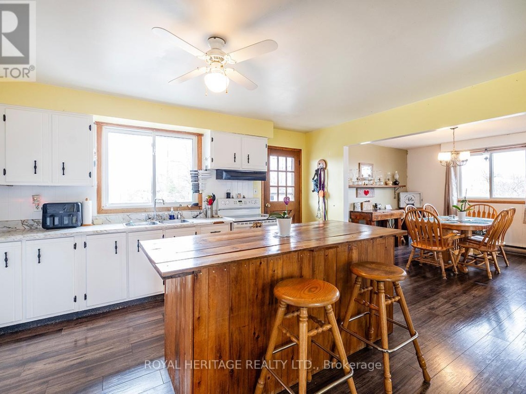 940 PORTAGE ROAD, Balsam Lake