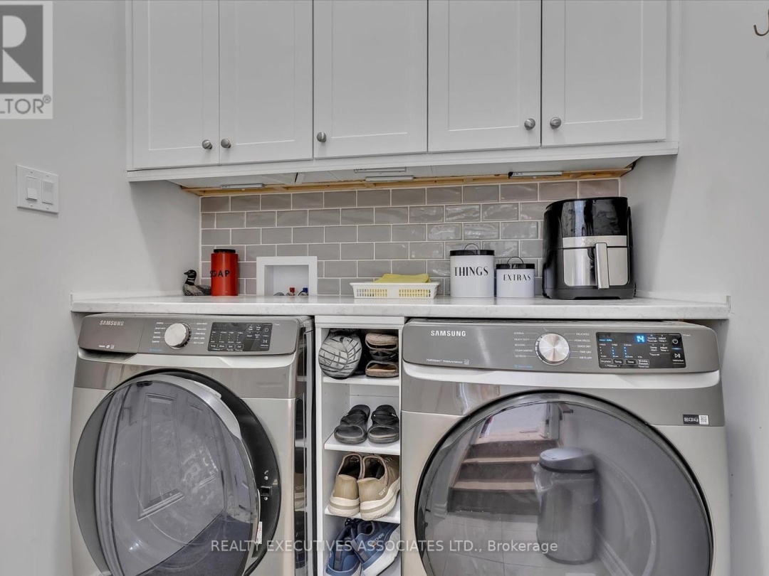 36 - 17 LAKEWOOD CRESCENT, 