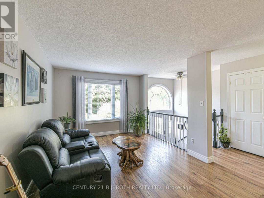 7576 CRONK SIDE ROAD, 