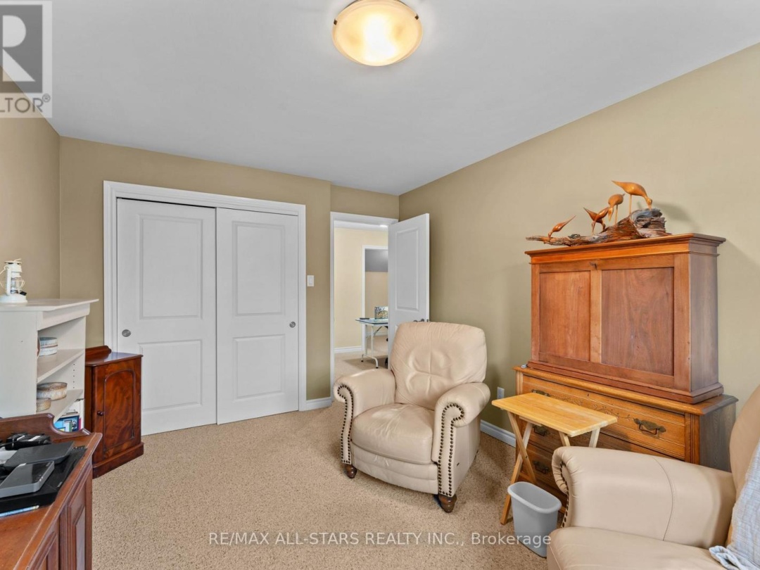 22 DEANE STREET, Kawartha Lakes (Fenelon Falls)