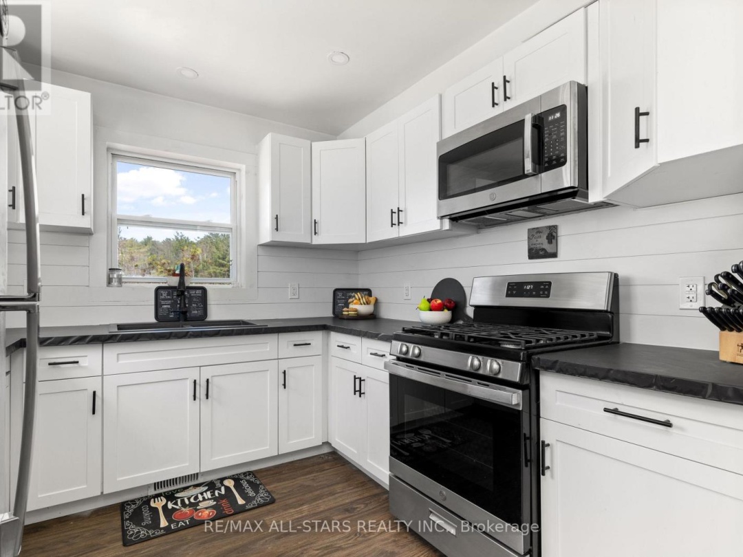 1295 DEEP BAY ROAD, Minden Hills (Lutterworth)