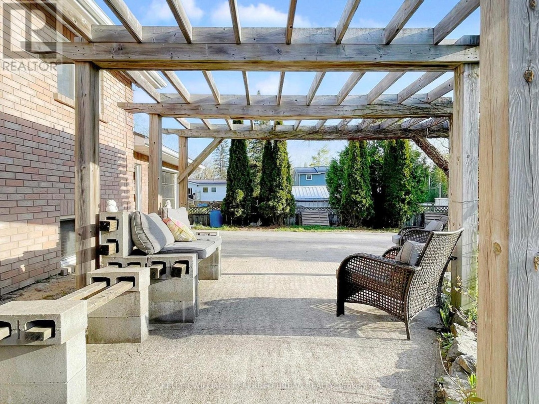 30 TRENT RIVER ROAD N, 