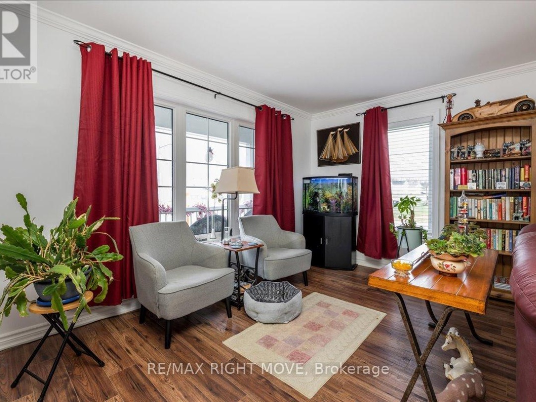 1 SINCLAIR CRESCENT, Ramara (Atherley)