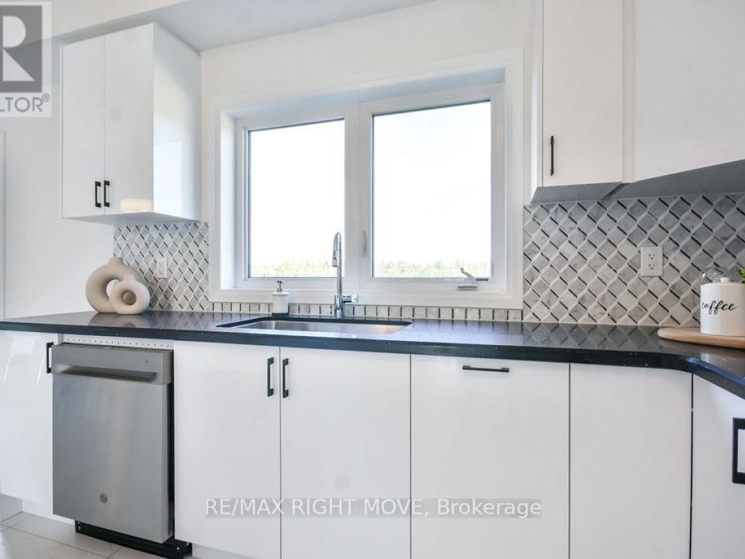 3721 QUAYSIDE DRIVE, Severn (West Shore)