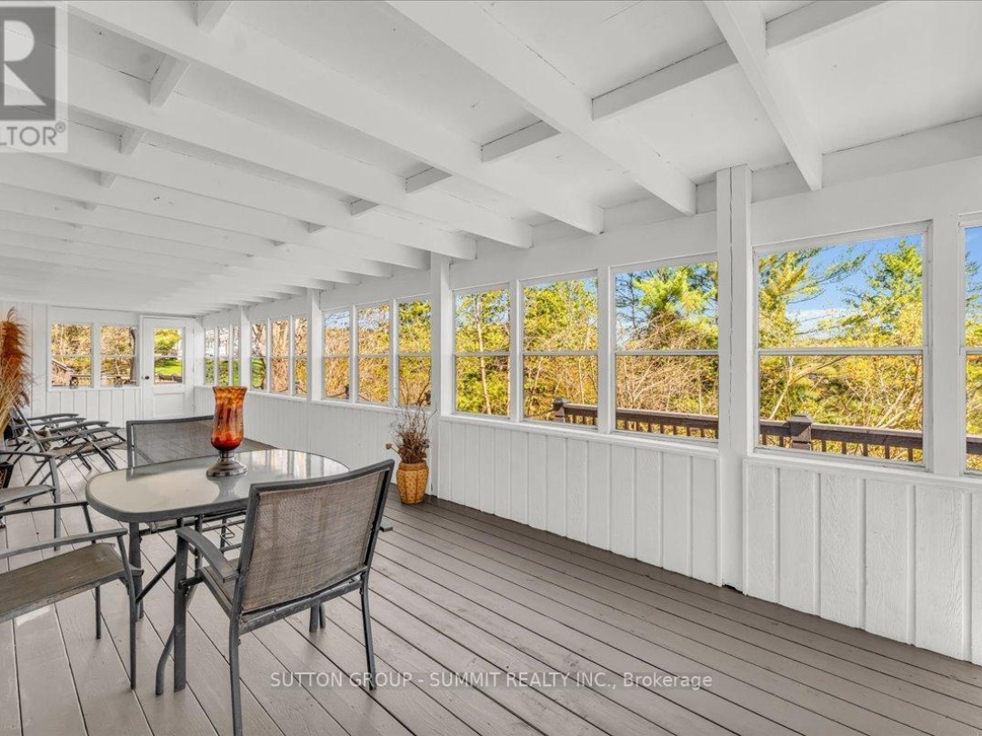 1 WINDY LANE, Portage Lake