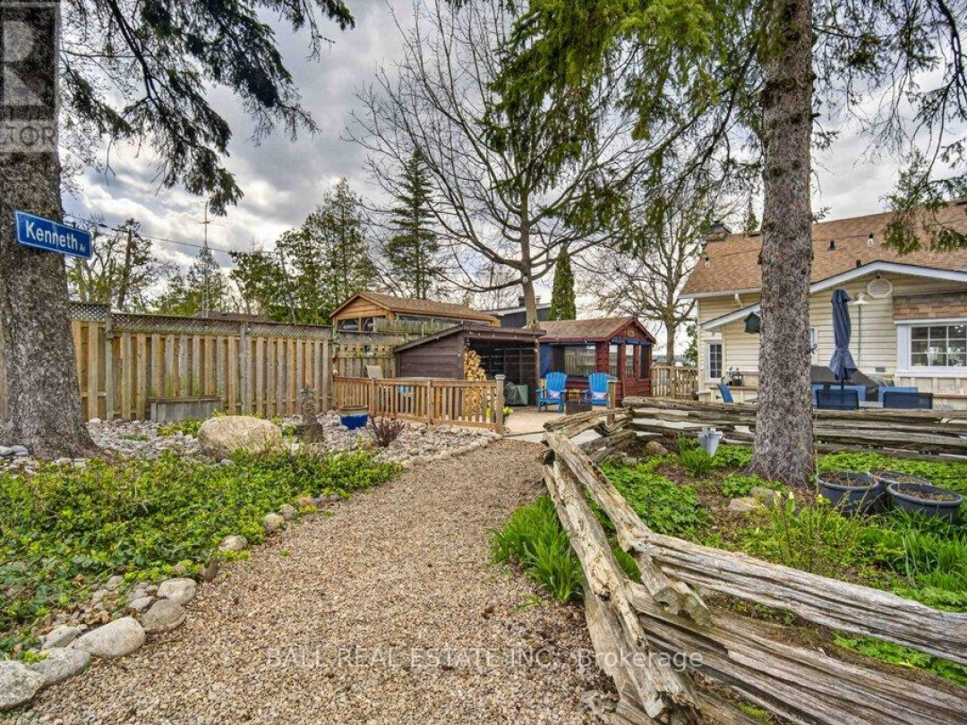 769 CEDAR GLEN ROAD, Sturgeon Lake