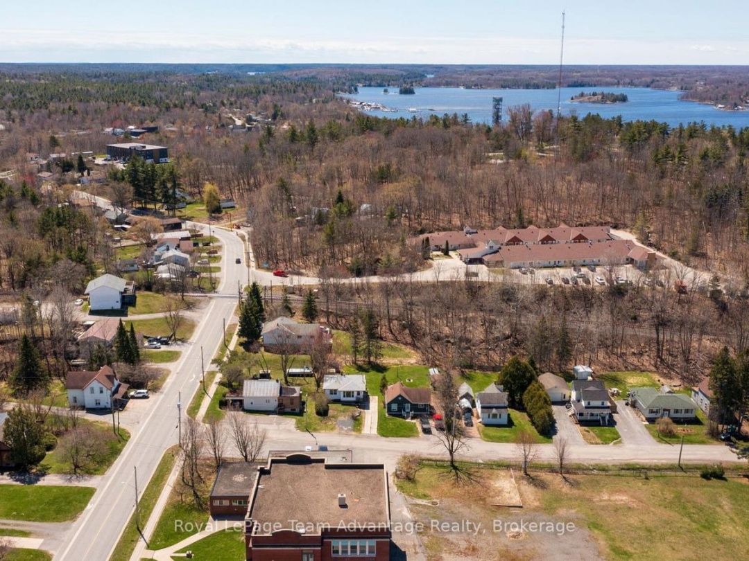 2 MEADOW STREET, Parry Sound