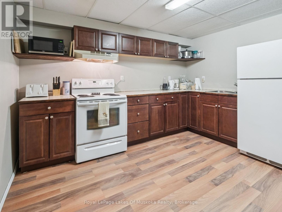 1441 CEDAR LANE, Bracebridge (Macaulay)