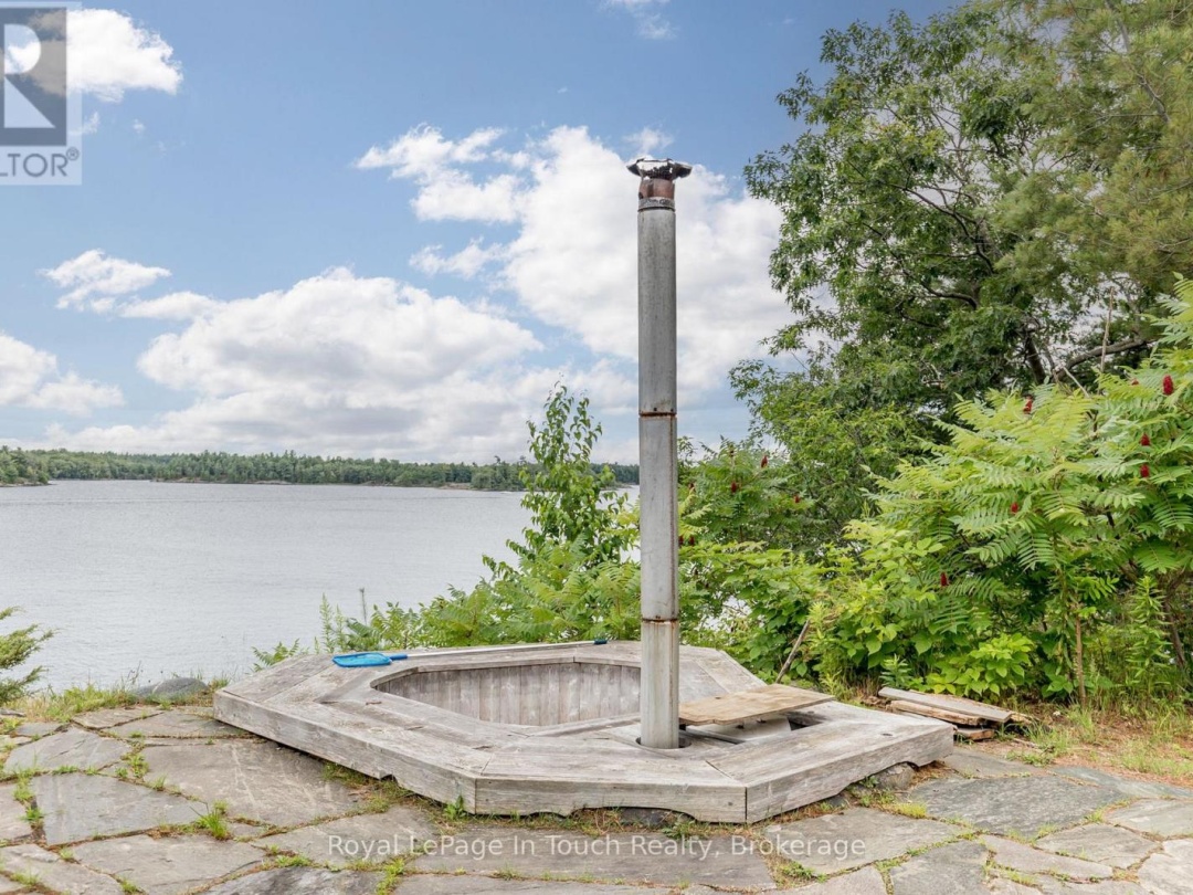 8 B686 DERBYSHIRE, Georgian Bay