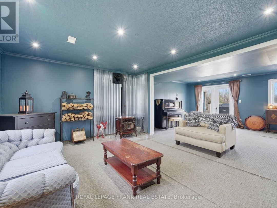 879 LINDEN VALLEY ROAD, Kawartha Lakes (Mariposa)