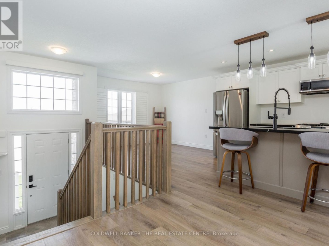 41 HUNTER AVENUE, Tay (Victoria Harbour)