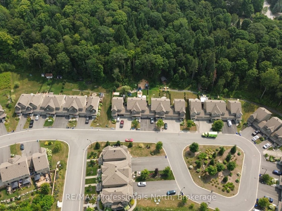 8 SPALDING CRESCENT, Huntsville (Chaffey)
